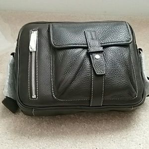 NWT Brand New levenger leather UNISEX Travel bag
